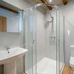 2 Bed In Lancaster Oc-53510 Holiday home *