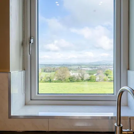 2 Bed In Lancaster Oc-53510 אכסניה *